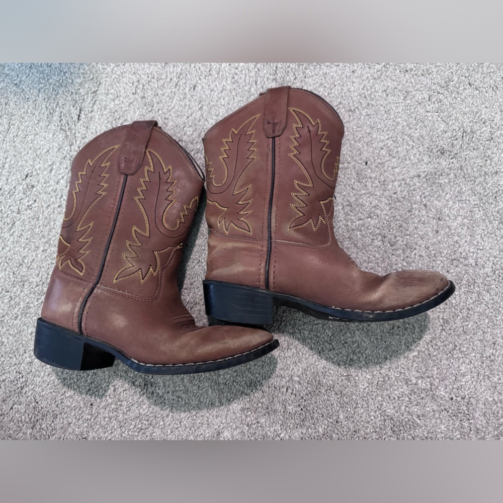 Size 13 Old West Cowboy boots.
